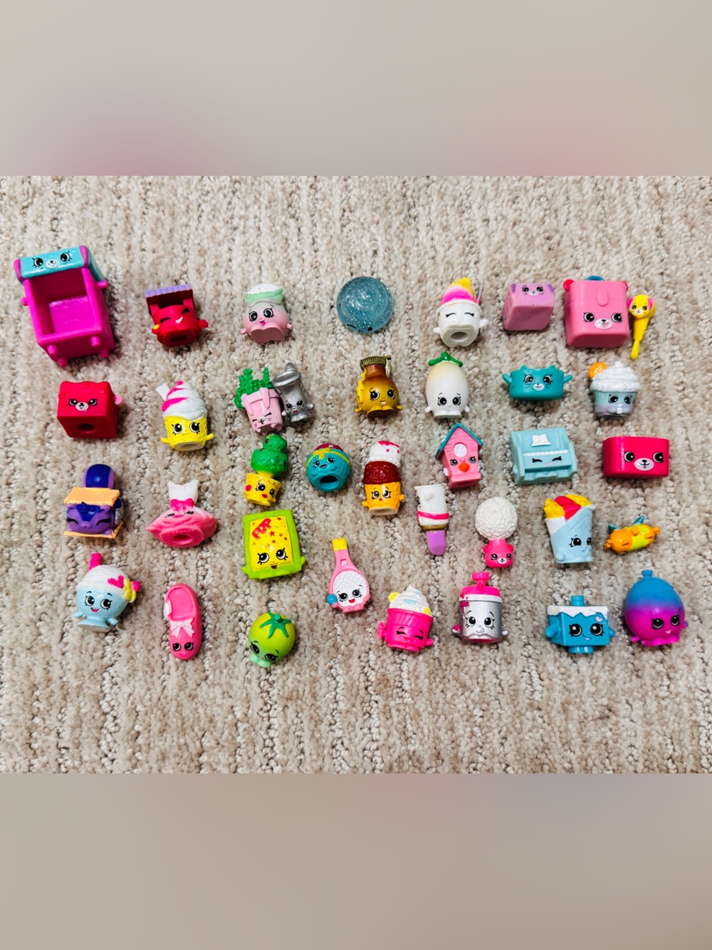 Shopkins Colorful Mini Figures Set - Blue Pink Purple Yellow Red